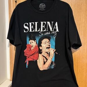 Selena 'Si Una Vez' Black Graphic Tee